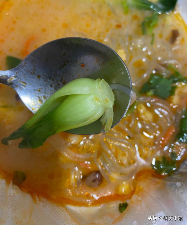 “外卖盒饭的青菜最好别吃”遭群嘲：某些餐馆的生财之道实在可耻