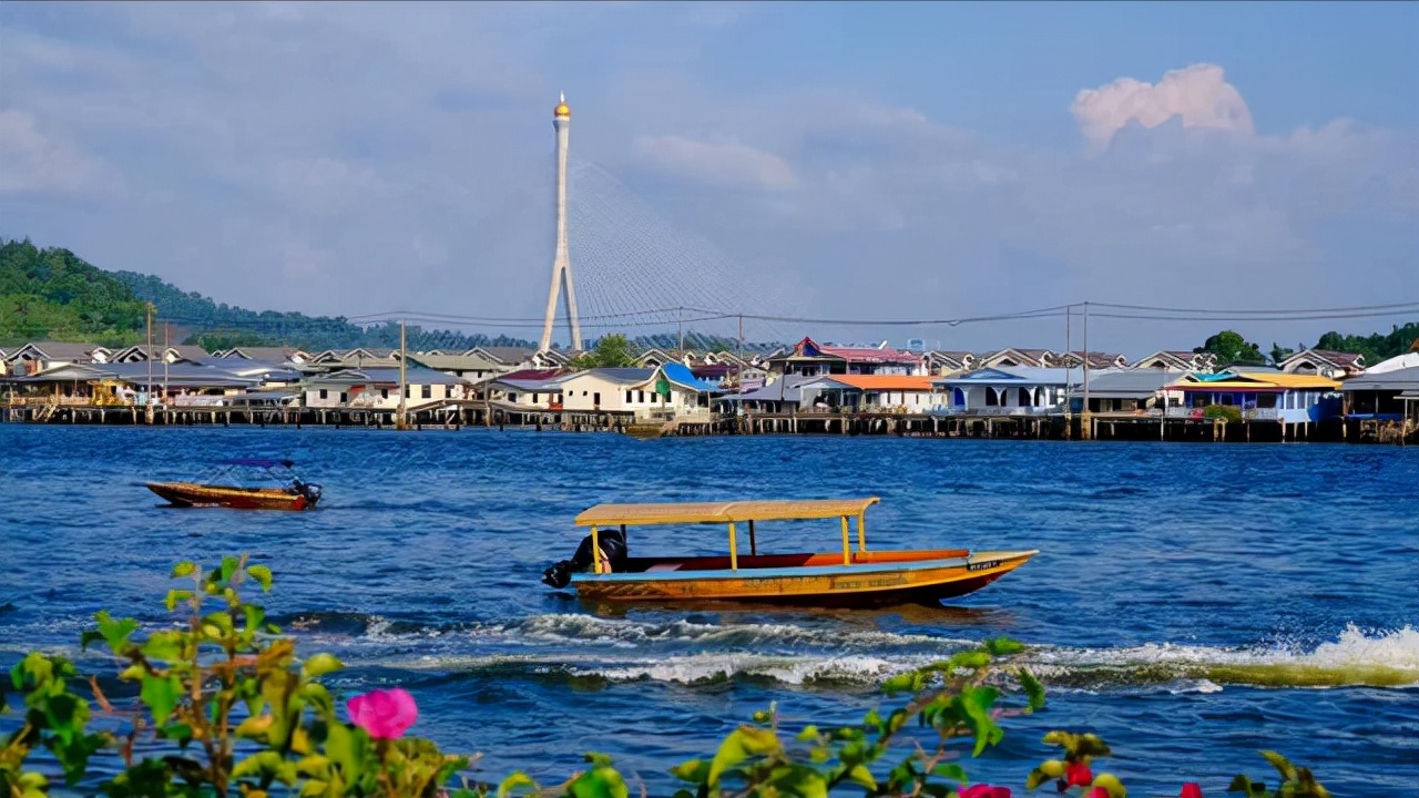 “国王富得流油，居民躺着分钱”，文莱究竟是一个怎样的国家？