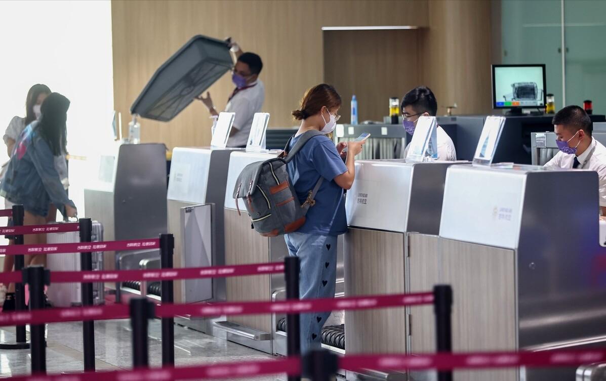 坐飞机没交打火机,上飞机要把烟拿出来吗