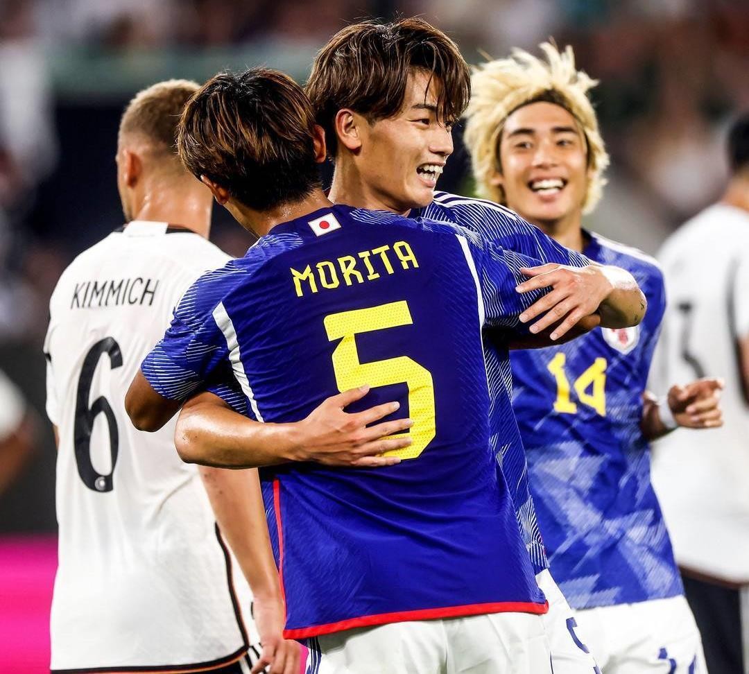 日本队4-1逆转击败德国,热身赛国足2-0取胜