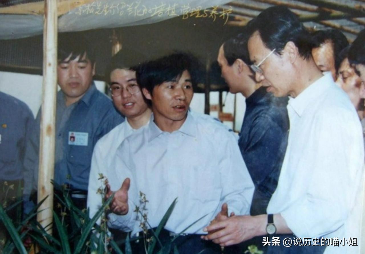 他15岁参军71年未能回家,19岁的他在部队荣立二等功