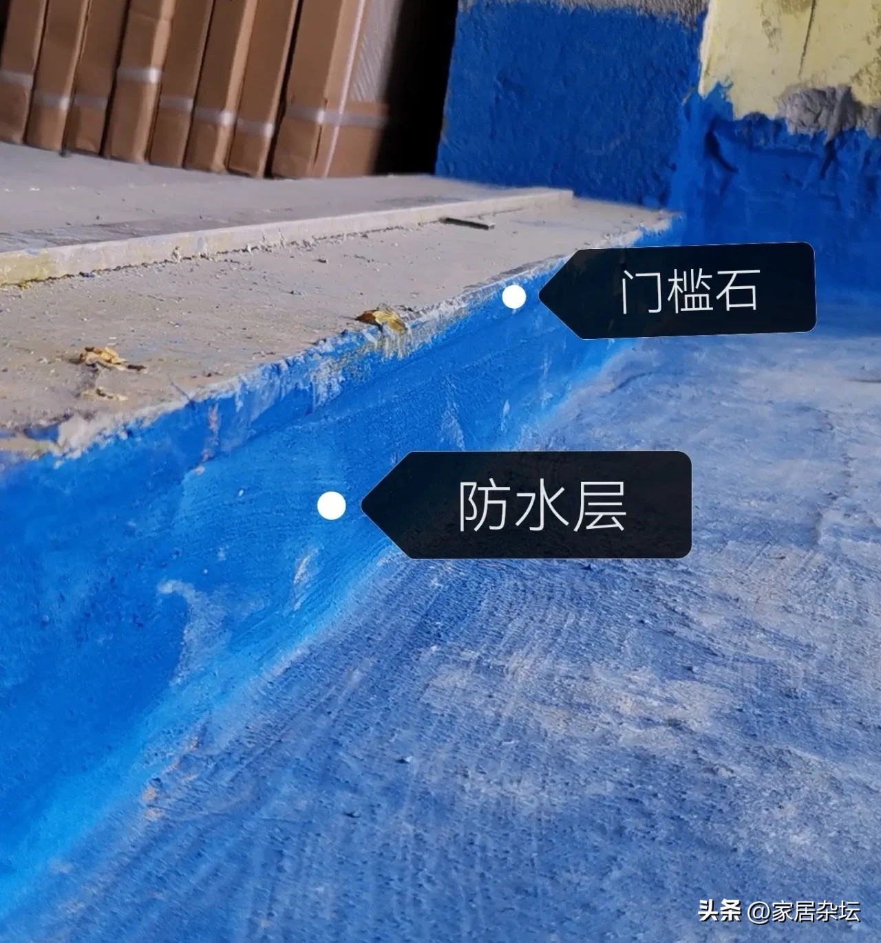 卫生间门口墙面返潮,刚装修不久卫生间门口返潮