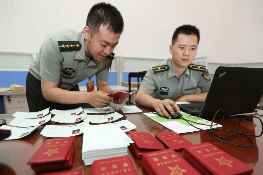 考军队文职一点都不懂的说说,军队文职真值得考嘛