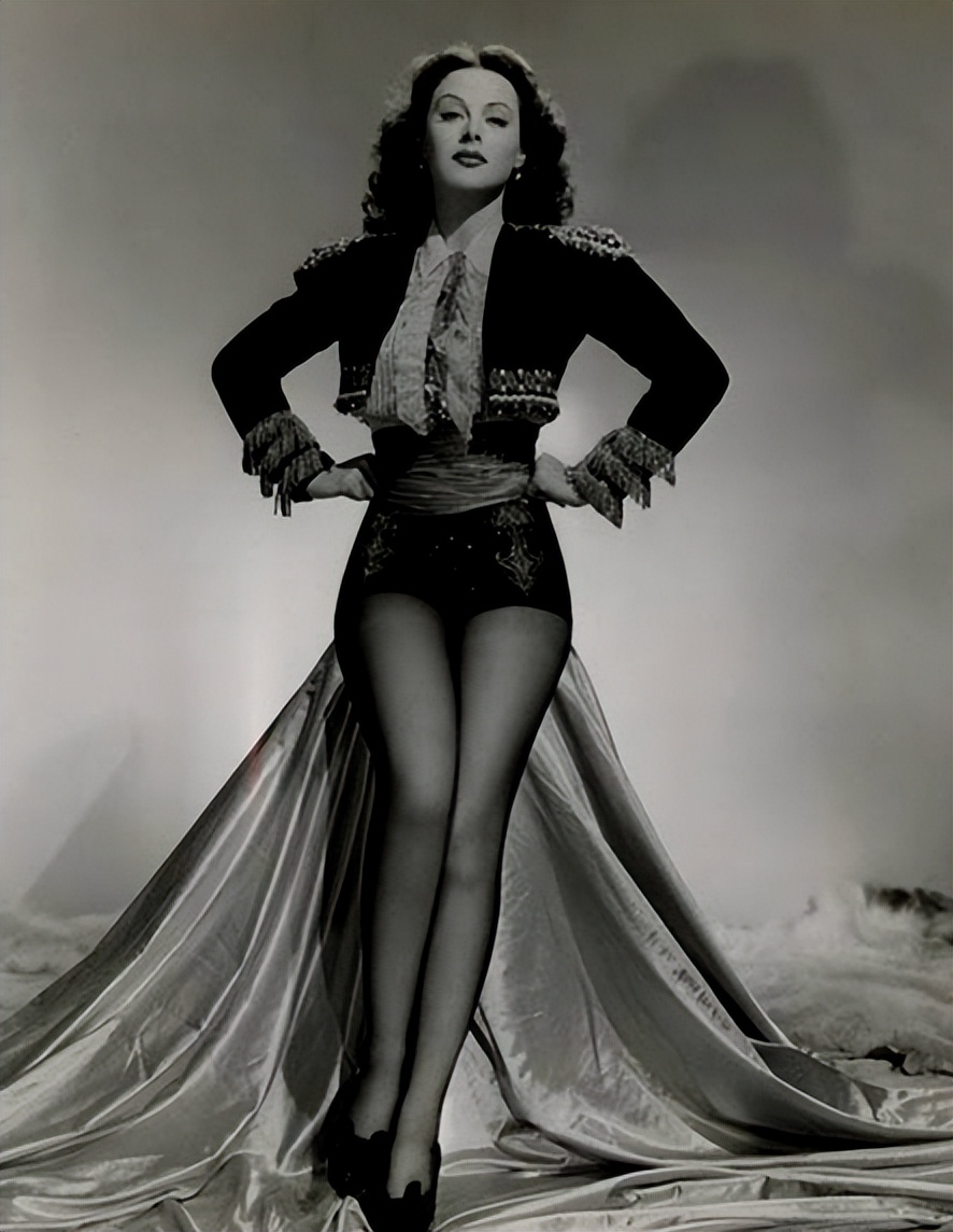 好莱坞奇女海蒂：首创赤裸出镜，晚年迷上偷窃，却被捧为WIFI之母