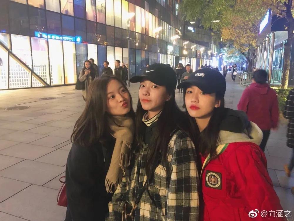 硅胶脸、关系户、资源咖，武侠电影盛世，已一去不复返