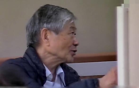 老伴老年痴呆的感人故事,老人脑梗感人故事