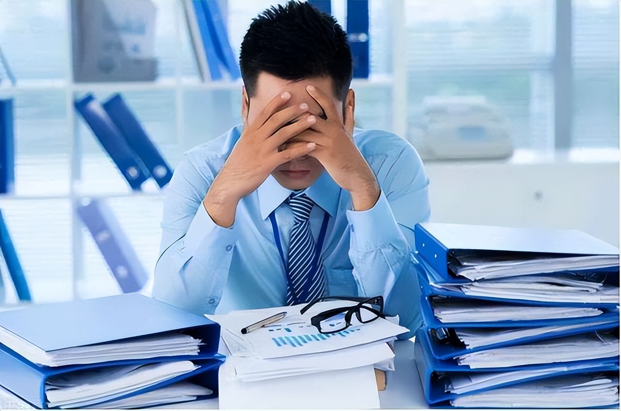 当今年轻人压力太大,现在的年轻人压力的确很大