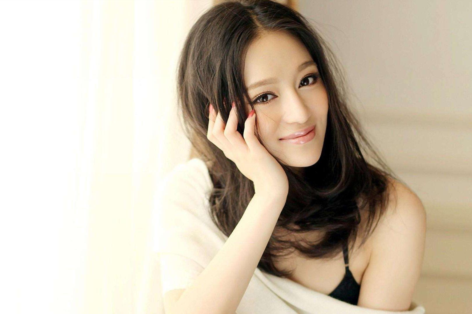 外阴长了一根白毛是怎么回事,外阴有1根白毛是怎么回事