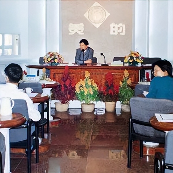 方洪波职业经理人,方洪波的管理方式