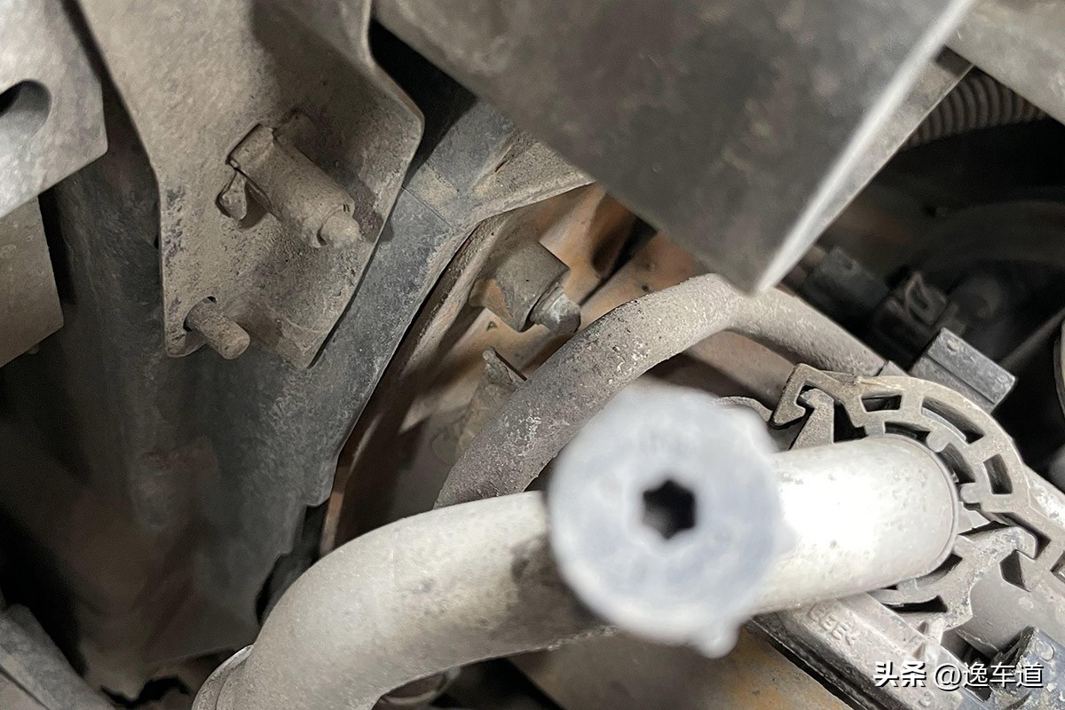 美女客户花2万买的代步车，这台09年的二手polo你觉得值吗？