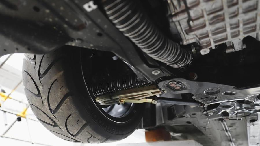 全赛道定制性能飙升低趴战斗钢炮“豹力变装”