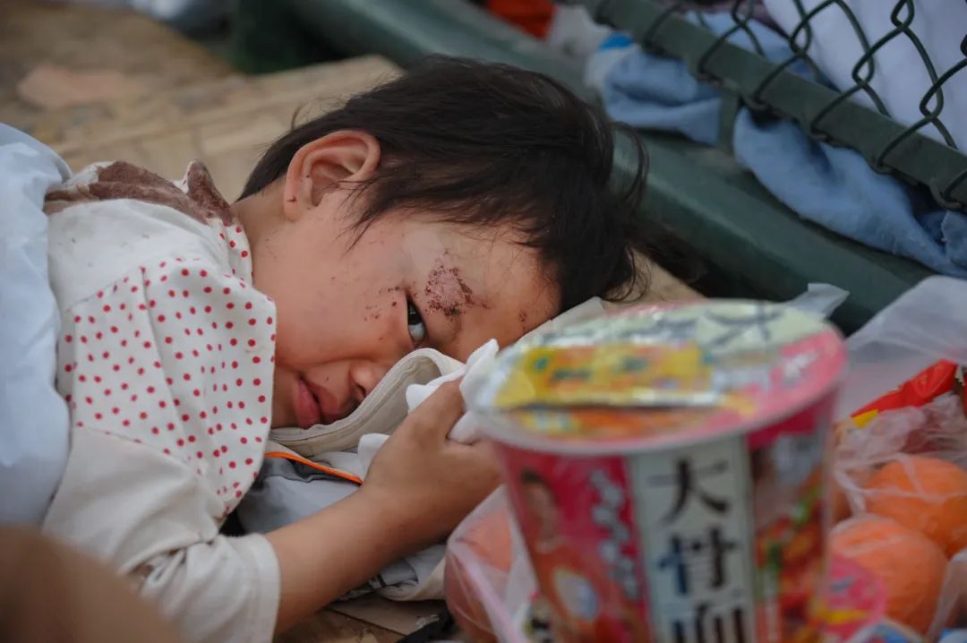 汶川地震15周年记录图片,汶川地震这些画面让人噙满泪水