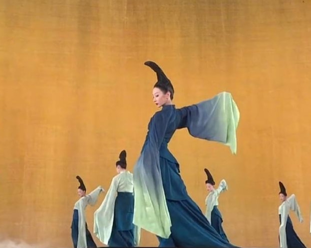 央视虎年春晚马凡舒旗袍,央视虎年春晚马凡舒视频