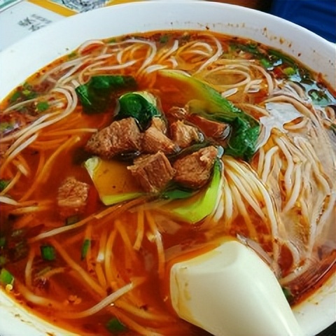 昆明美食推荐南屏街米线,云南米线美食攻略