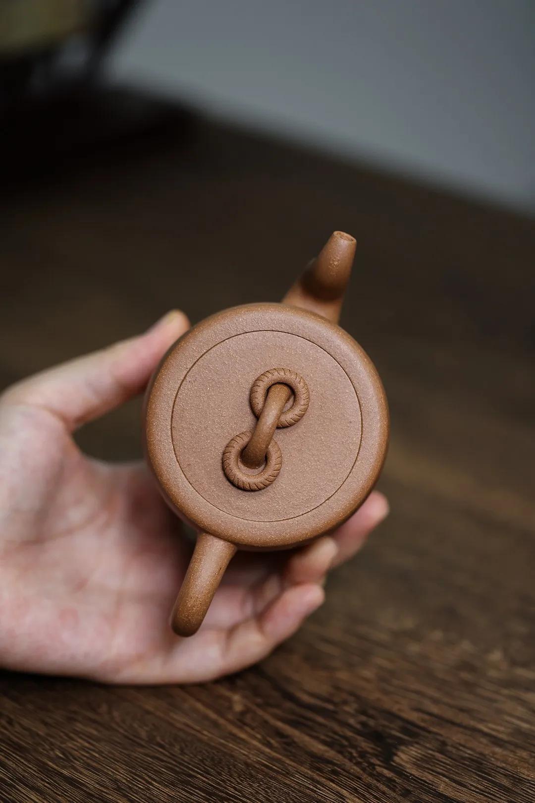 正宗宜兴纯手工段泥紫砂茶壶,宜兴紫砂茶壶四方瑞兽原矿老紫泥