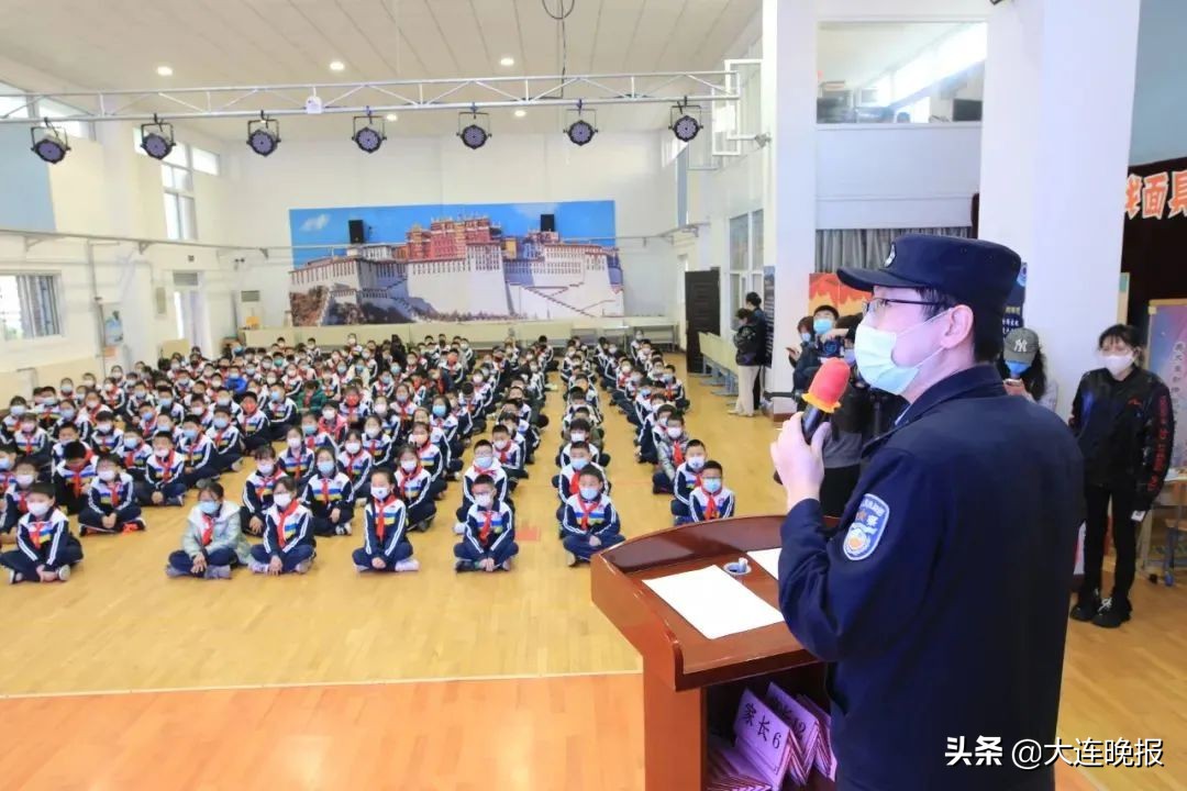 太阳当空照花儿对我笑完整版,太阳当空照花儿对我笑儿童歌曲