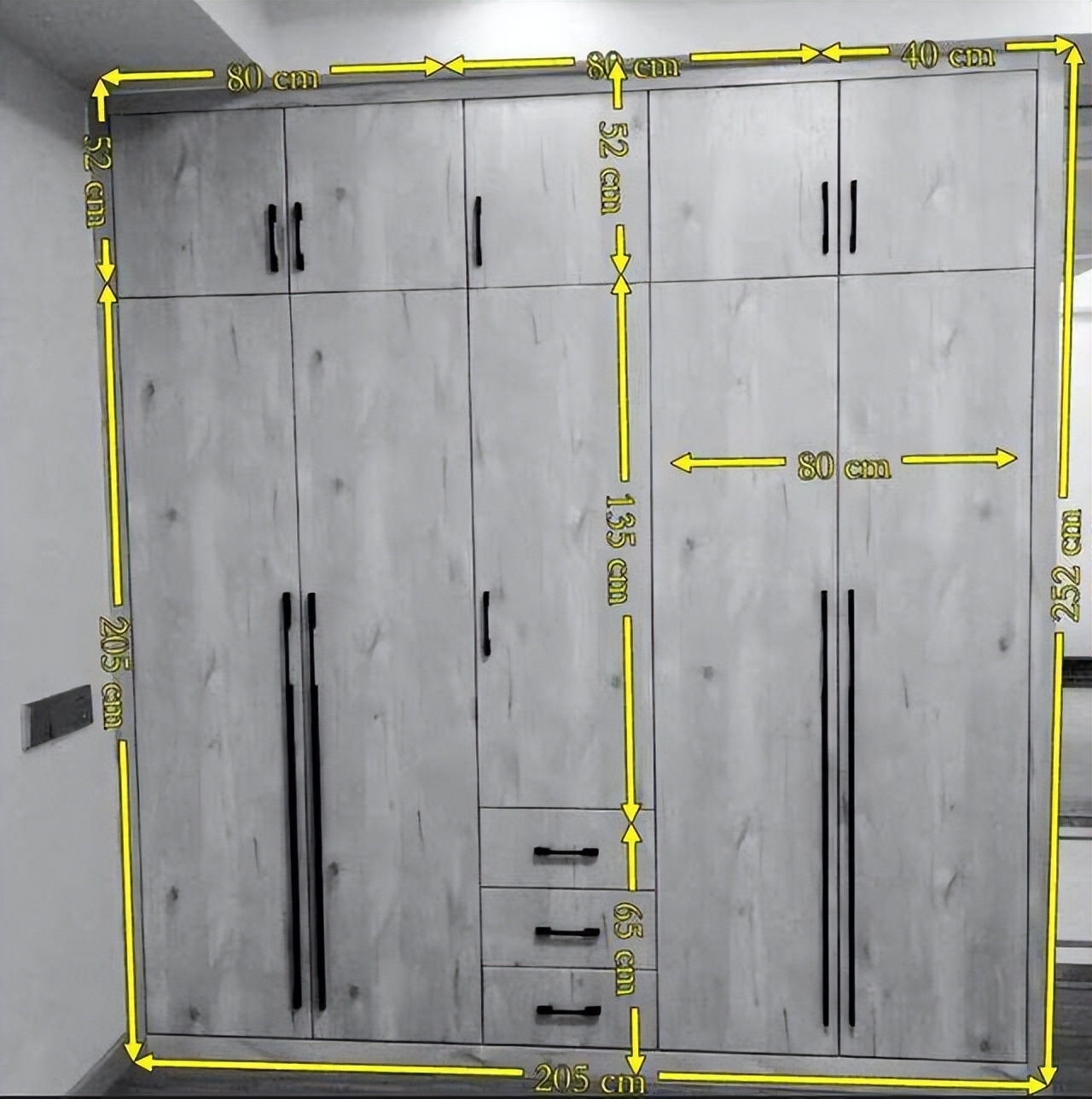 定制衣柜的尺寸一般是多少,各种衣柜定制板材报价