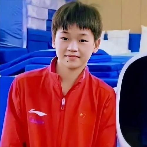 奥运冠军全红婵与他人合影,奥运冠军全红婵简历