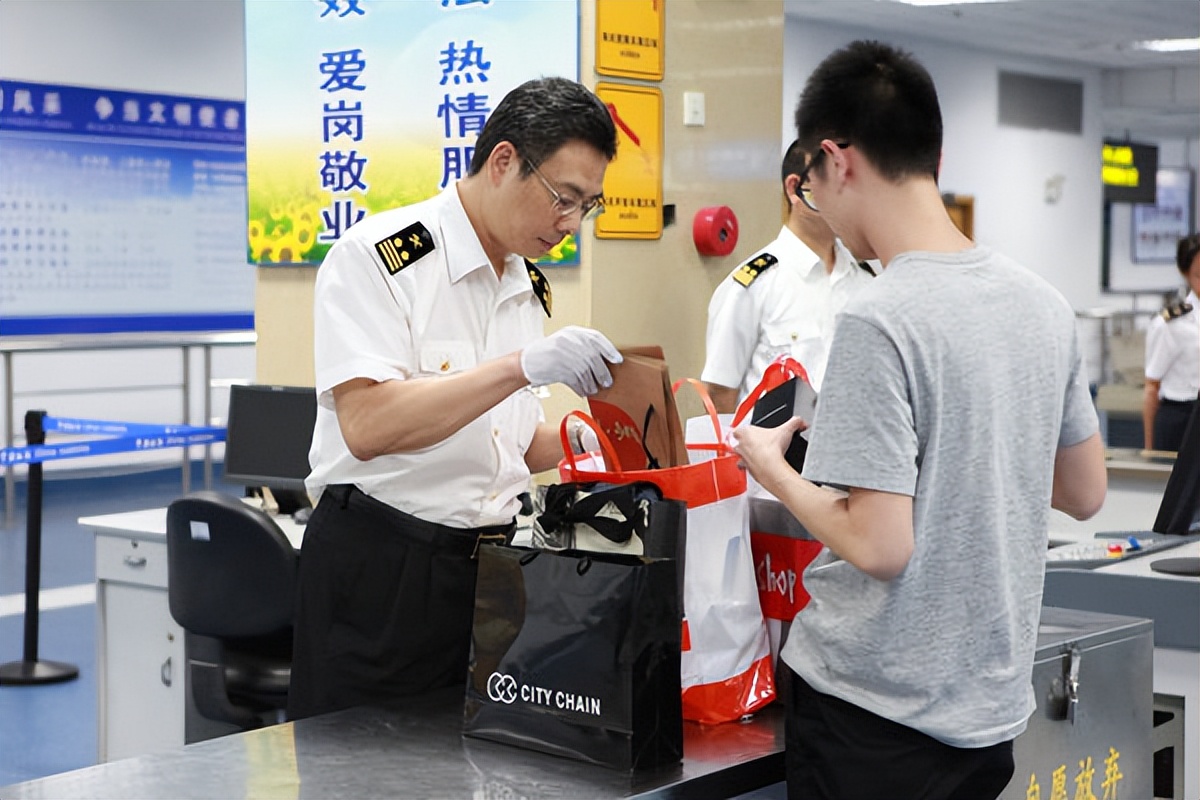 公务员报考海关必选政治吗,海关公务员报考条件专业