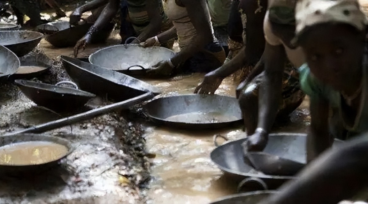 广西“上林帮”非洲淘金：火拼、疾病是常事，有人资产暴涨一个亿