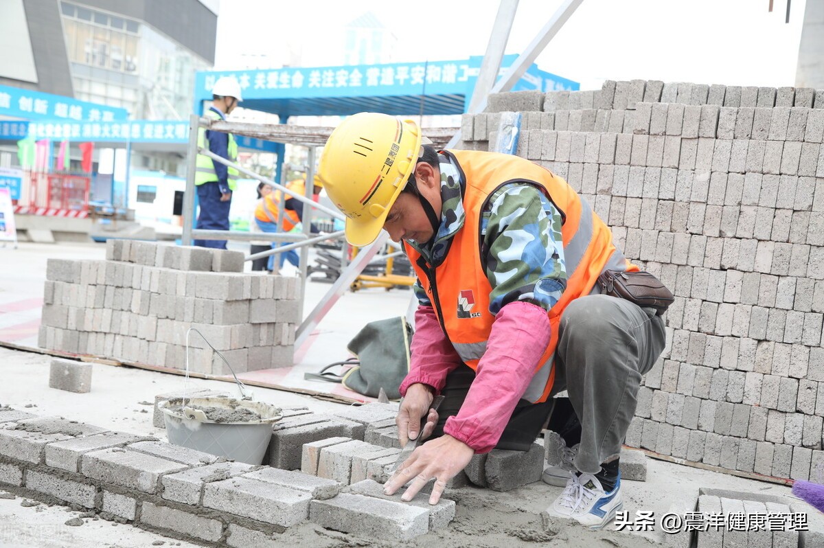 阴茎癌可以做包皮切除手术吗,50岁男人包皮过长有必要切除吗
