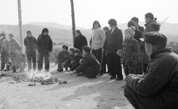 贵州“得道飞仙案”：男干部受*子骗**蛊惑，害死7条命后遁水招魂