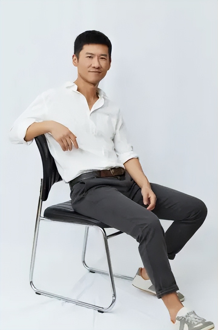 演员王骁与王馥荔,演员王骁是王馥荔的亲生儿子吗