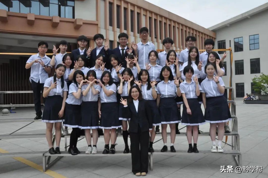 贵阳一中21年毕业照,一中实验23届