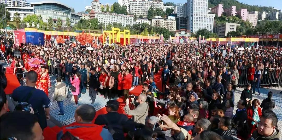 三峡万州烤鱼,万州烤鱼节举办难点分析