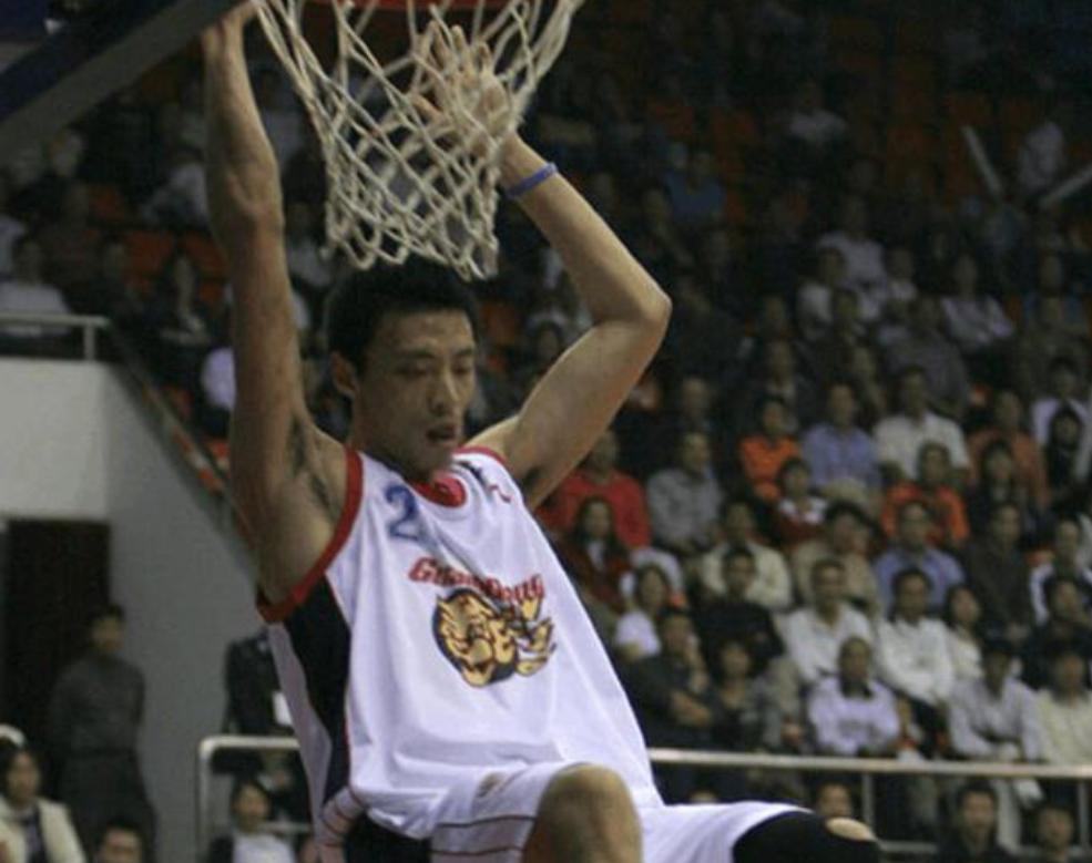 广东宏远8冠王后几年没拿冠军,8年7冠时期的广东队