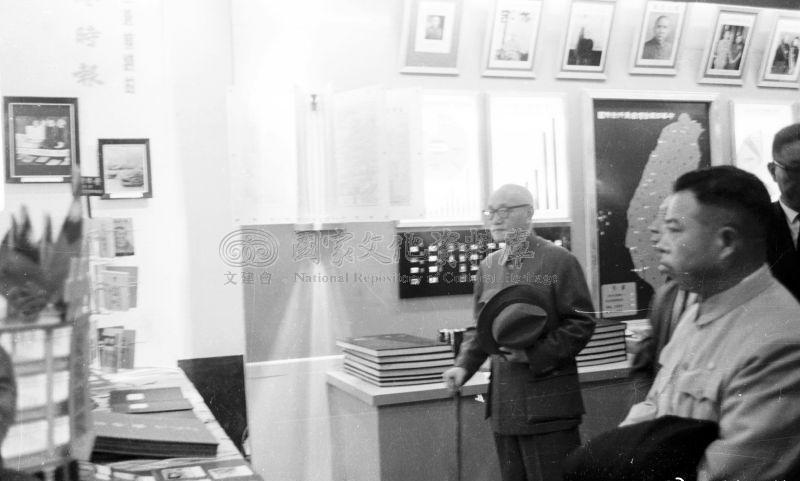 日军日记：*安妇慰**不服从管教，我很愤怒，用*刀刺**插入她的*体下**