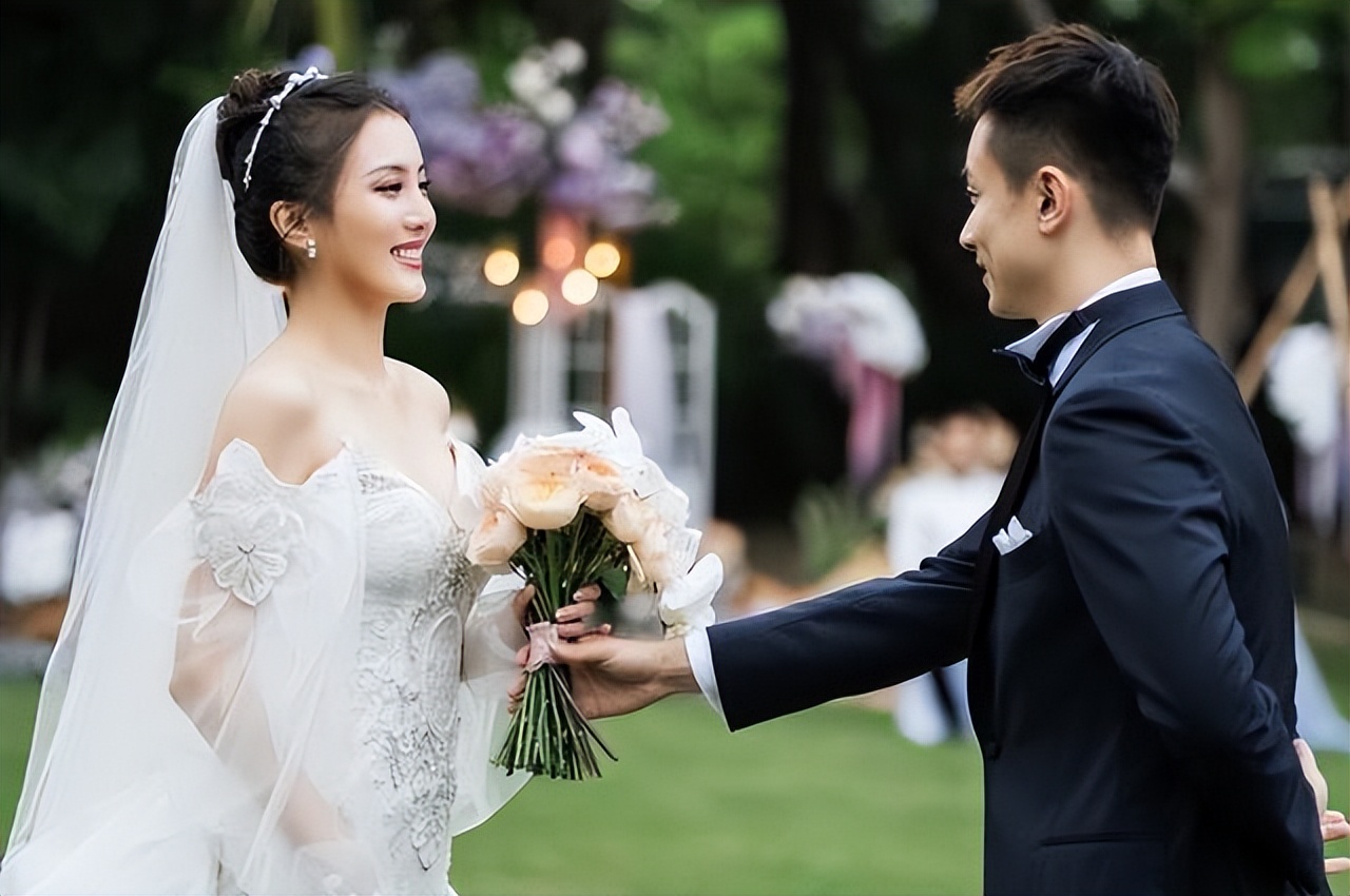 閮壘浼﹁档缁т紵鎭╃埍鏃ュ父,閮壘浼﹁档缁т紵鎭╃埍鐬棿