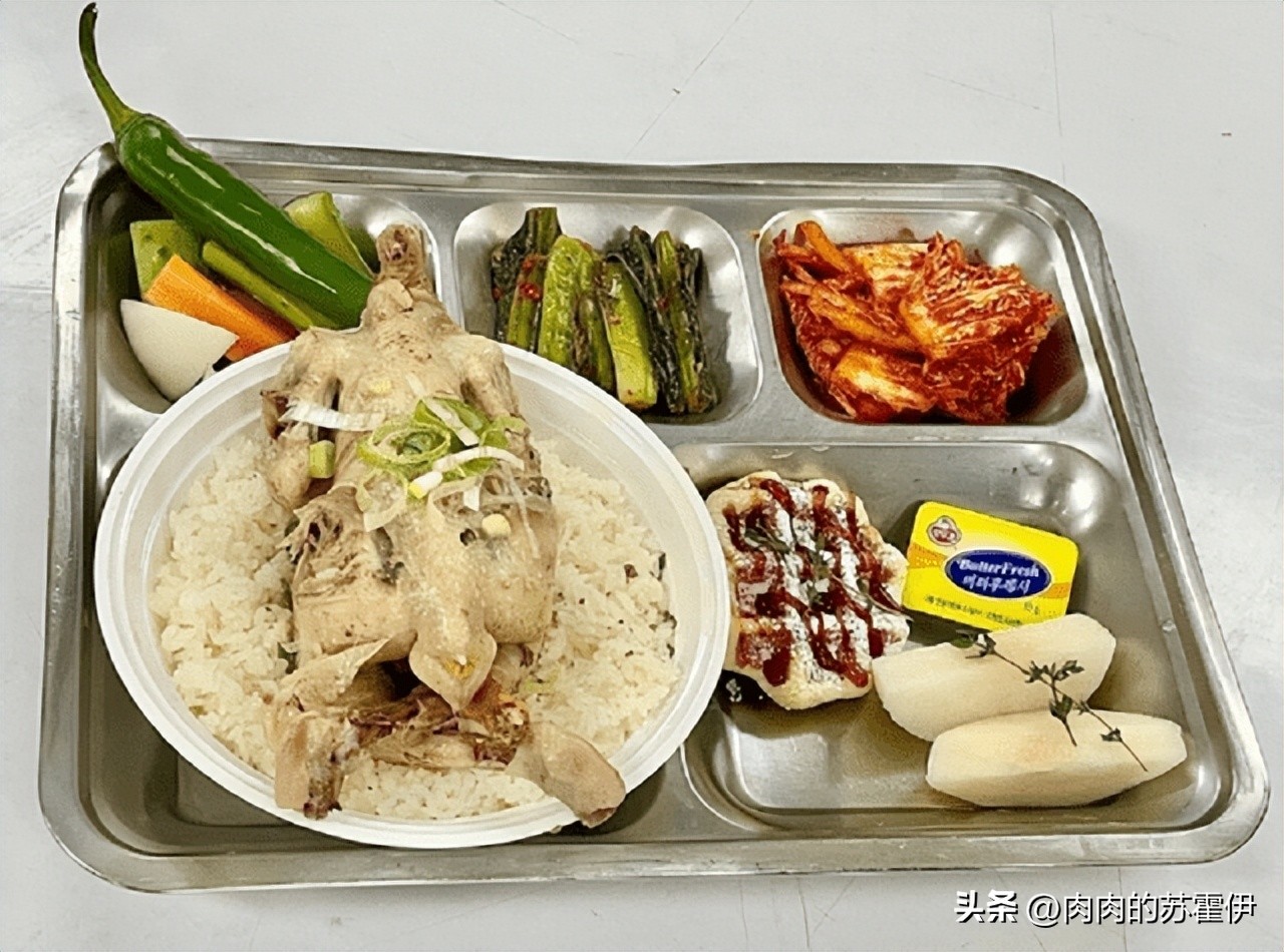 继被挂黄牌之后，我国游客晒出在韩隔离伙食，比韩军吃得好一点？