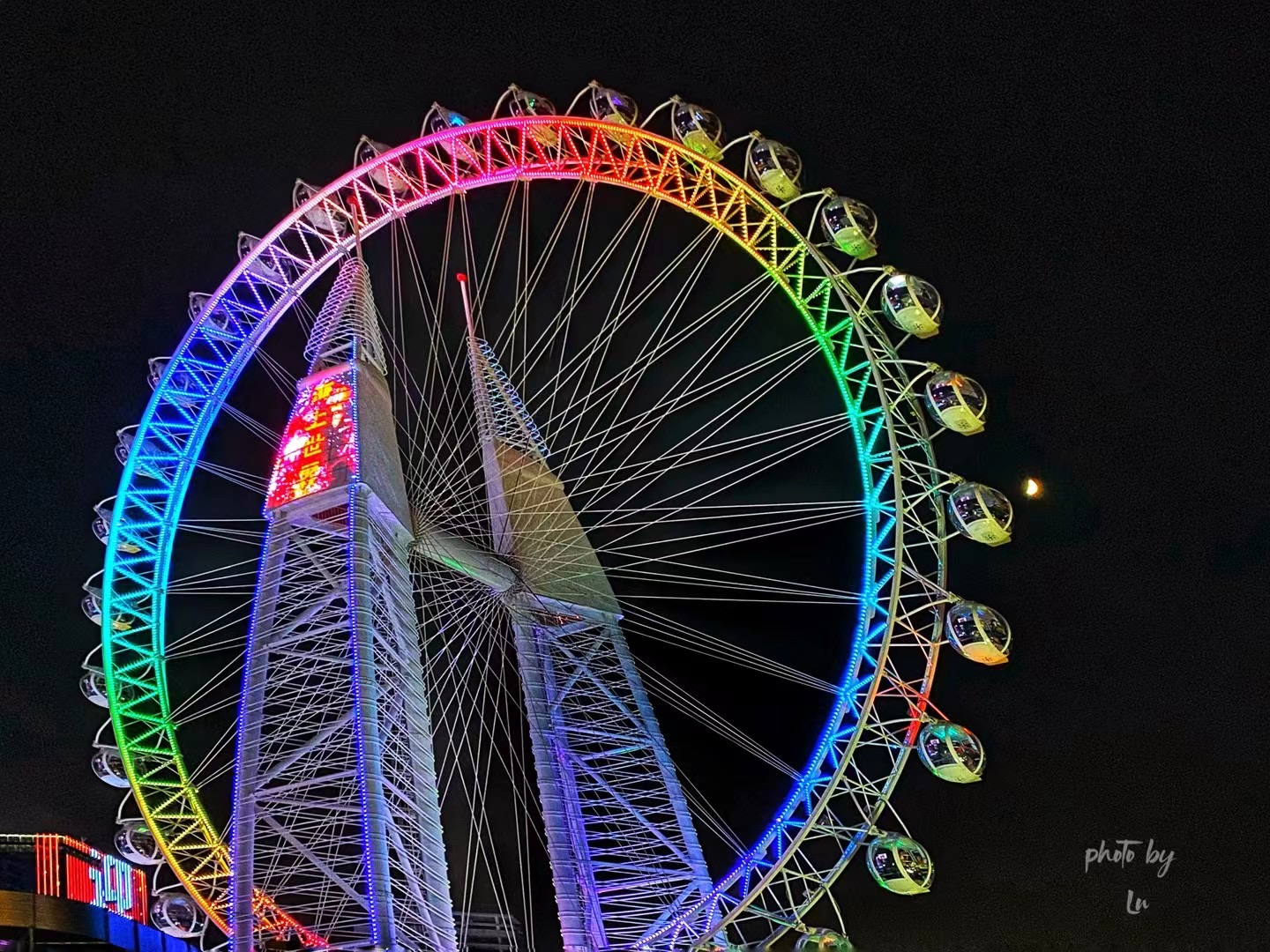 摩天轮浪漫情调的餐厅,一家浪漫梦幻又有氛围的餐厅
