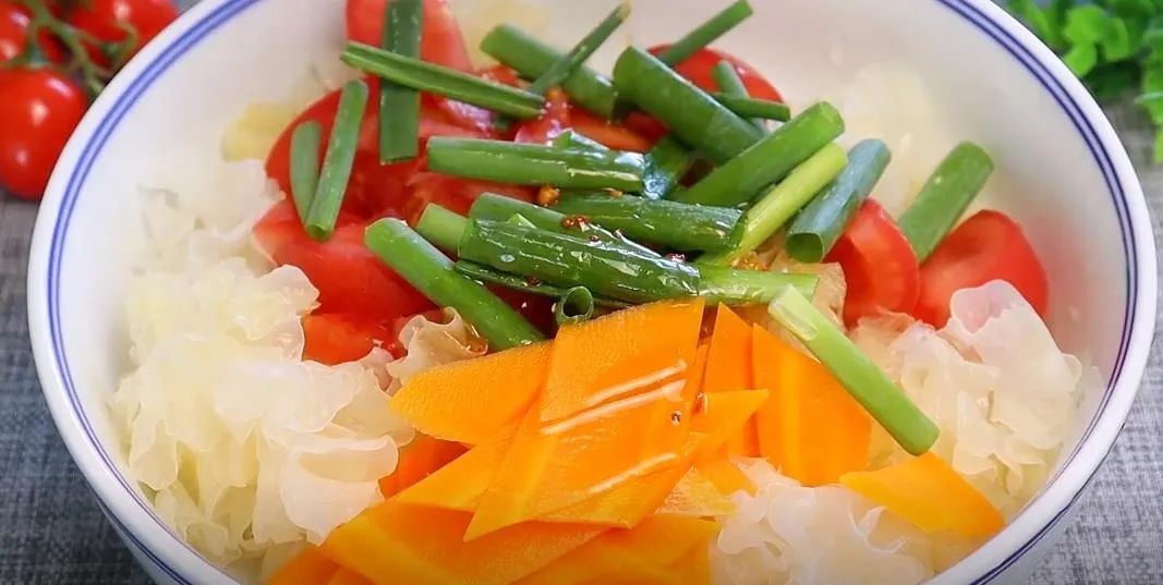 40岁以上的女人吃什么胶原蛋白好,吃什么样的胶原蛋白能让皮肤饱满