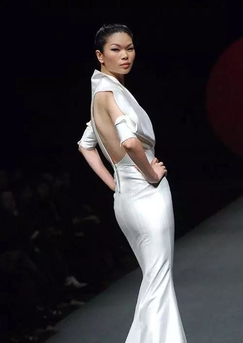 超模吕燕的人生经历,吕燕超模现状