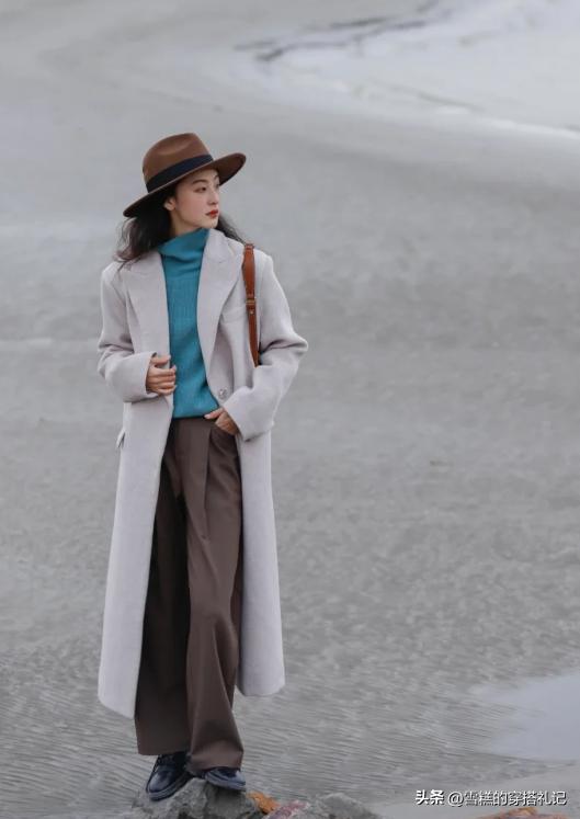 年轻人穿什么灰色好看,米灰色适合什么肤色的人穿