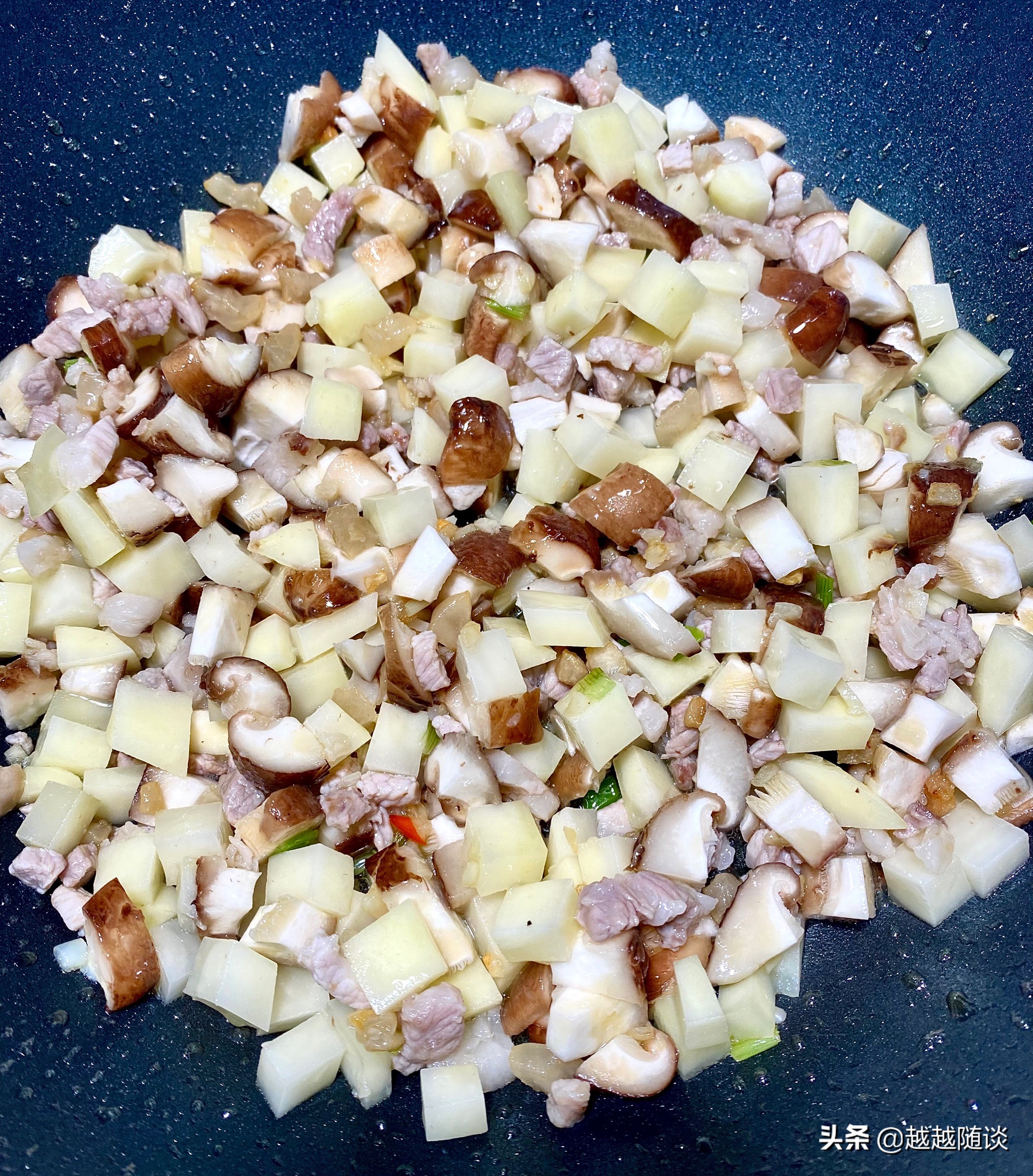 土豆这样吃超级简单又下饭不加肉,土豆这样做营养又好吃你学会了吗