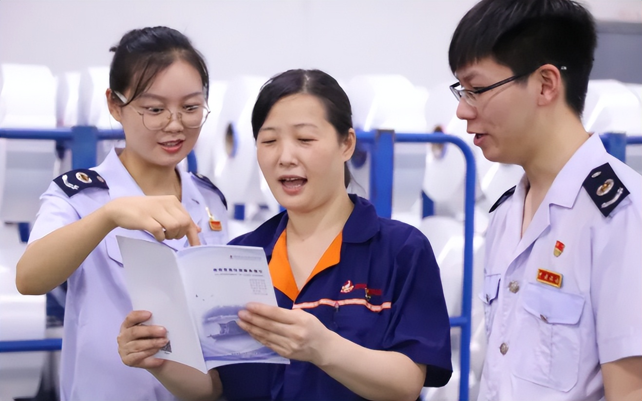 公务员工作日禁止饮酒规定,公务员实行最严禁酒令