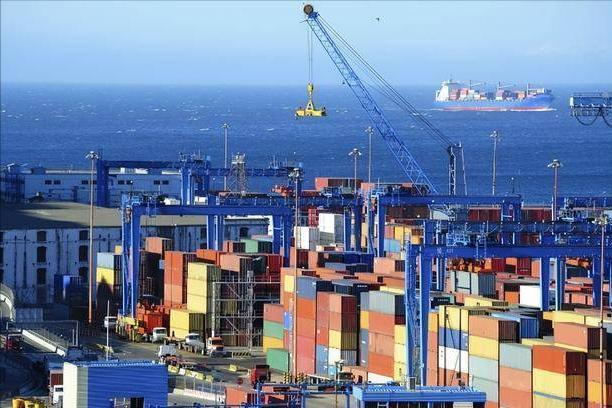 美经济面临衰退风险,2023严峻的经济形势