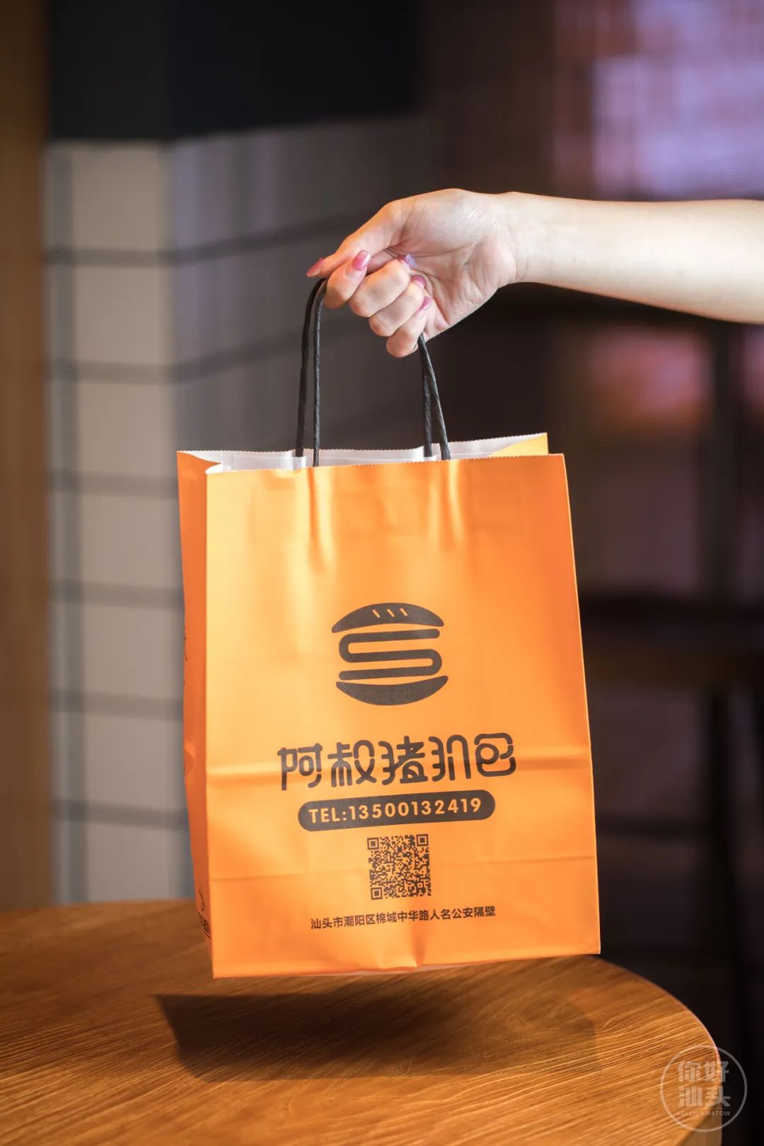 丹霞庄出现一个奇怪阿叔,一万块的店租竟卖起一元一只大鸡腿