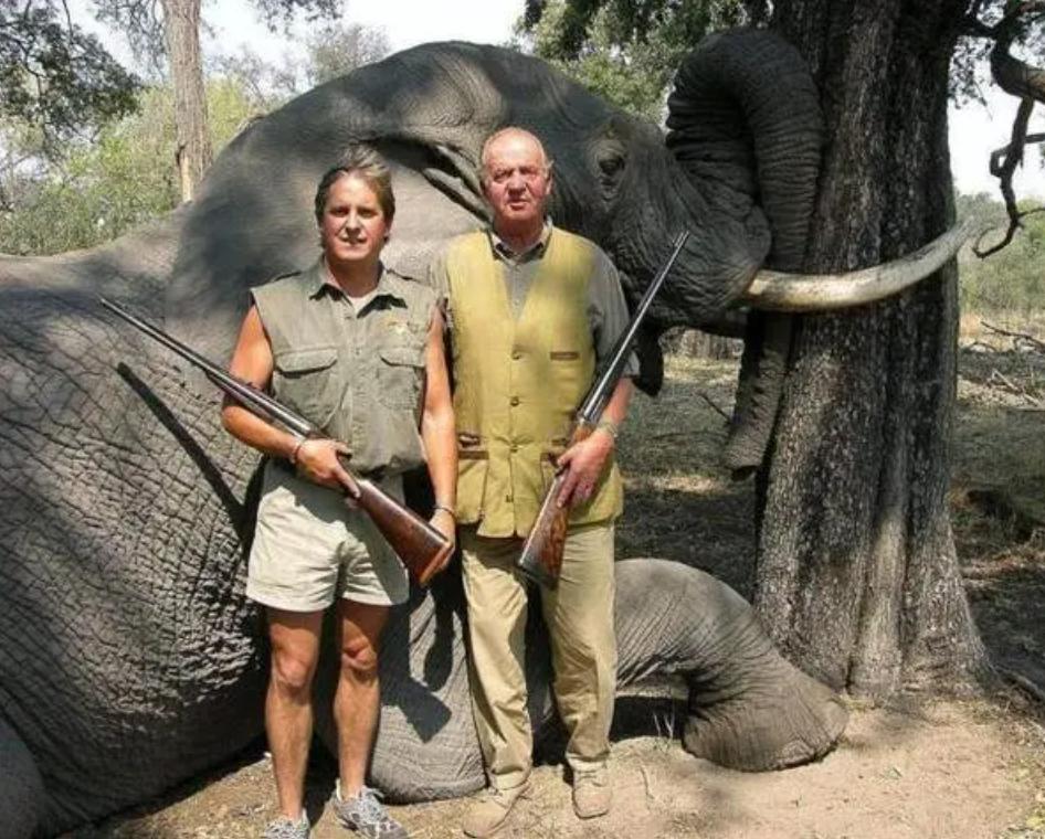 西班牙老国王：5000名*妇情**遍天下，晚年被迫退位，被“化学阉割”