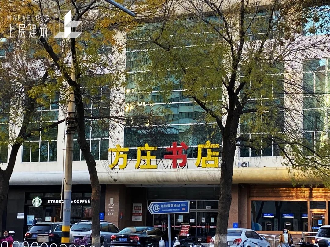 曾经的豪华别墅沦落成这样,曾经的豪宅别墅如今荒无人烟