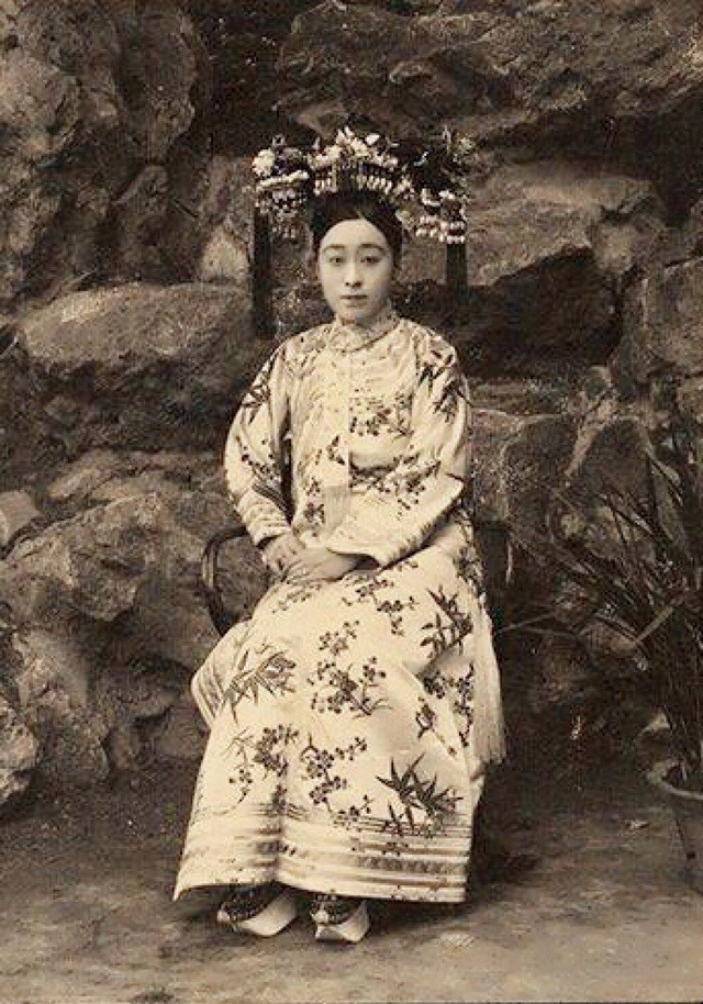 德龄郡主:女官自封郡主,胡说八道拿慈禧卖钱,妹妹评价有伤忠厚