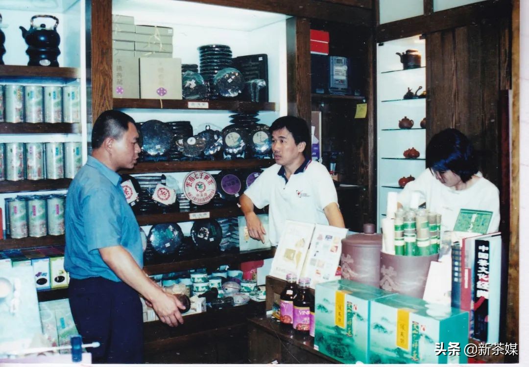 中茶2022年蓝印圆饼,蓝印圆茶2018