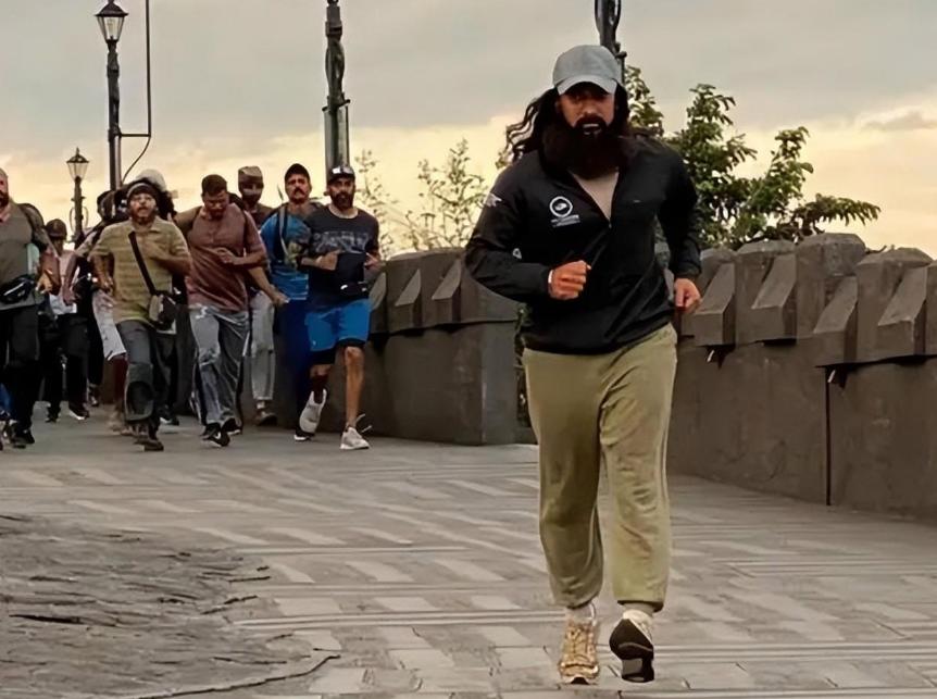 阿米尔汗阿甘正传电影完整版免费,阿米尔汗《阿甘正传》