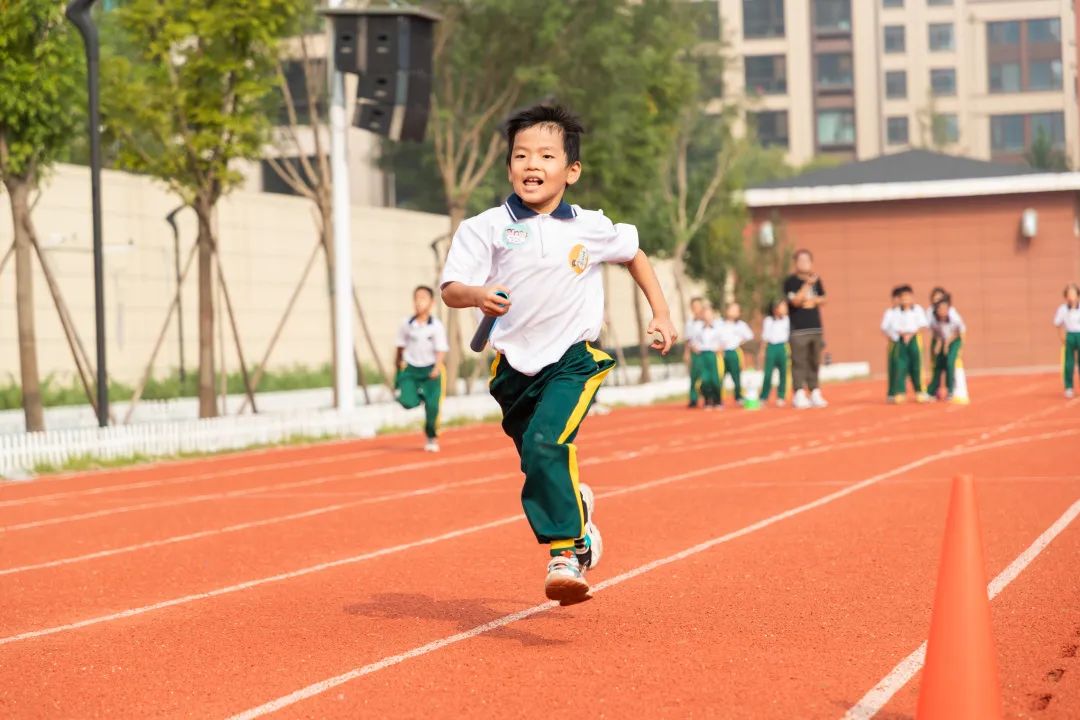 房山育新学校,喜迎二十大奋进新征程开启新时代
