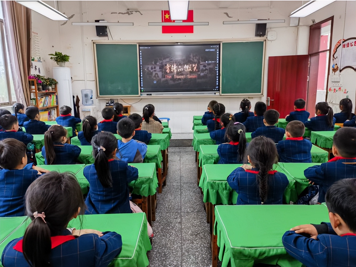 学雷锋纪念日活动学校,丽雅小学活动