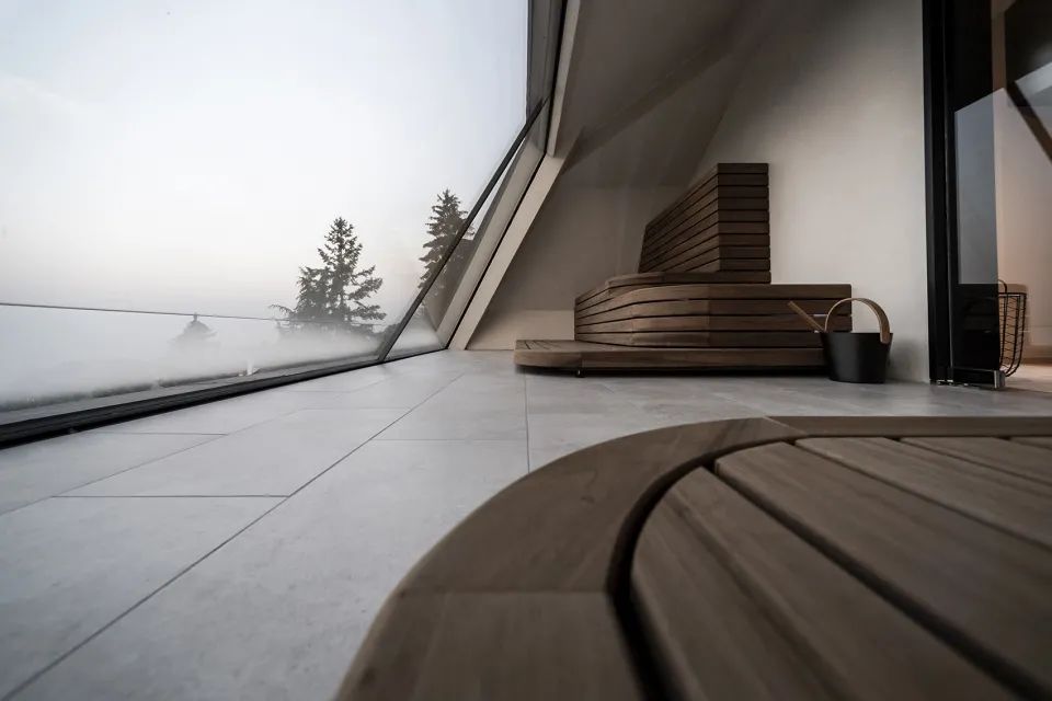 三层实木地板和强化复合地板比较,选三层实木地板还是强化复合地板