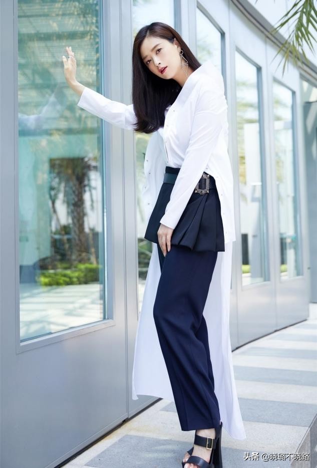 蒋欣穿什么样的裤子好看,胯宽腿粗妹子这样穿